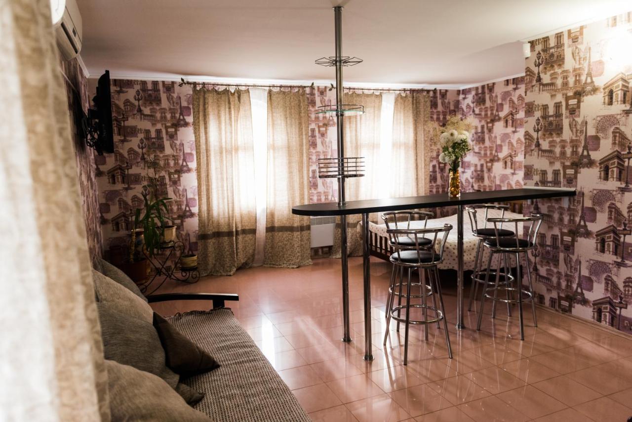 Golden Park Apartments Umanʼ Exterior foto